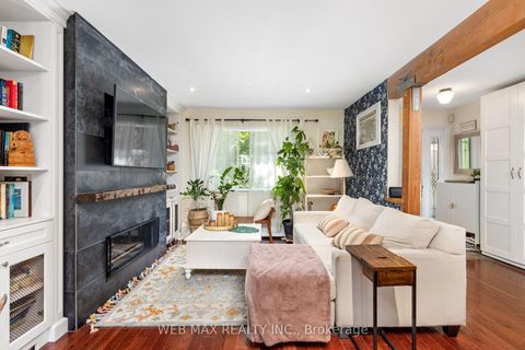 Photo 2 at 18 Bellefair Avenue, The Beaches, Toronto