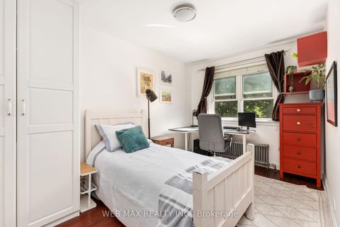 Photo 12 at 18 Bellefair Avenue, The Beaches, Toronto