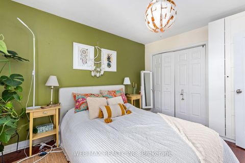 Photo 13 at 18 Bellefair Avenue, The Beaches, Toronto