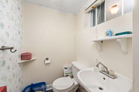 Photo 21 at 18 Bellefair Avenue, The Beaches, Toronto