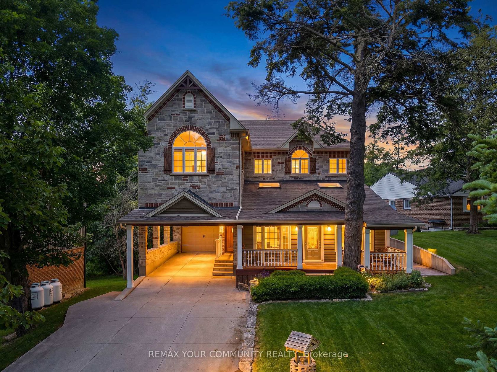 124 Elmpine Trail, Rural King, King photo 1