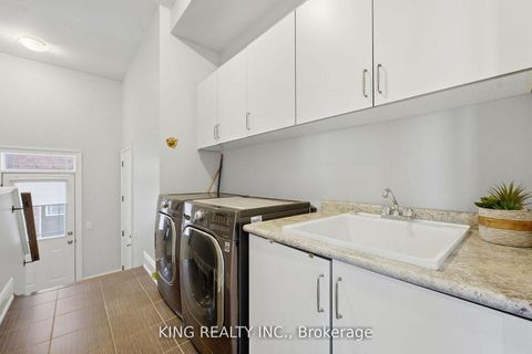 Photo 14 at 76 Chesney Crescent, Kleinburg, Vaughan