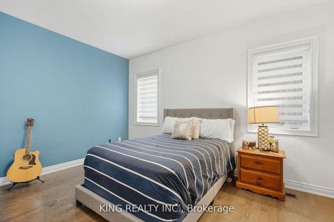 Photo 31 at 76 Chesney Crescent, Kleinburg, Vaughan