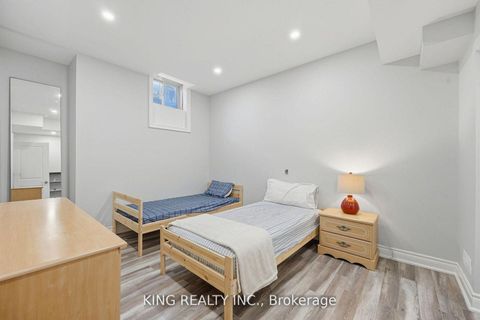 Photo 41 at 76 Chesney Crescent, Kleinburg, Vaughan