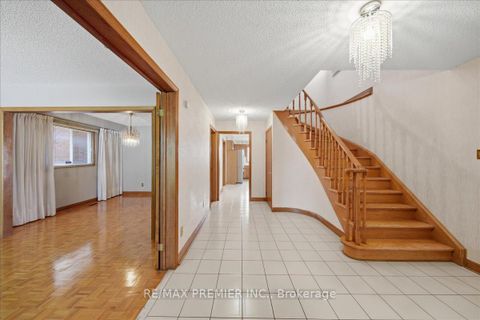 Photo 3 at 130 Jackman Crescent, West Woodbridge, Vaughan