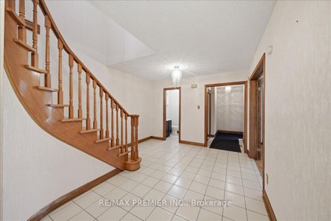 Photo 6 at 130 Jackman Crescent, West Woodbridge, Vaughan