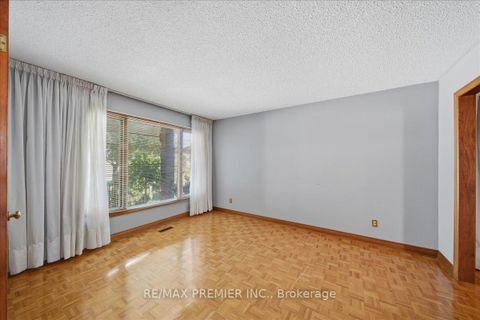 Photo 7 at 130 Jackman Crescent, West Woodbridge, Vaughan