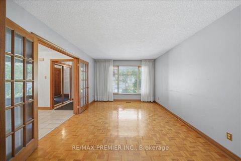 Photo 11 at 130 Jackman Crescent, West Woodbridge, Vaughan