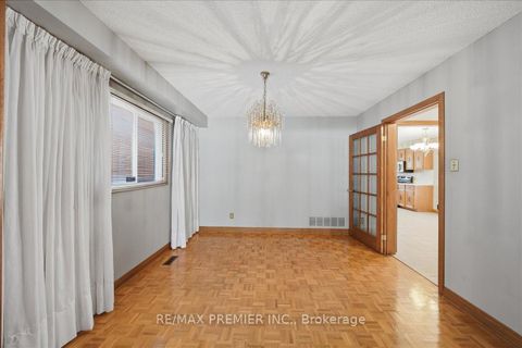 Photo 12 at 130 Jackman Crescent, West Woodbridge, Vaughan
