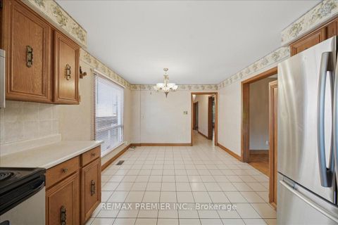 Photo 17 at 130 Jackman Crescent, West Woodbridge, Vaughan