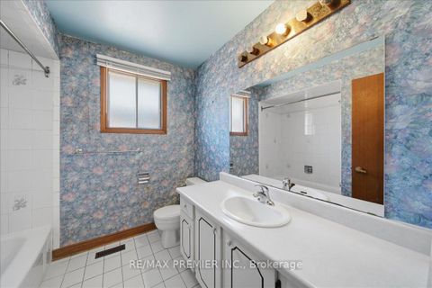Photo 26 at 130 Jackman Crescent, West Woodbridge, Vaughan