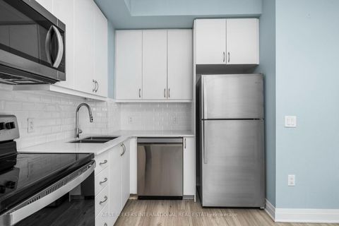 Photo 4 at 809 - 3220 Sheppard Avenue E, Sullivan, Toronto