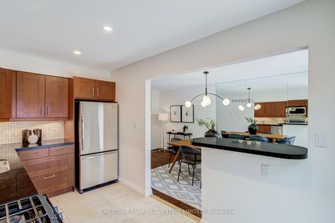 Photo 7 at 9 - 41 Spruce Street, South St. James Town, Toronto