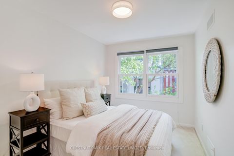 Photo 14 at 9 - 41 Spruce Street, South St. James Town, Toronto
