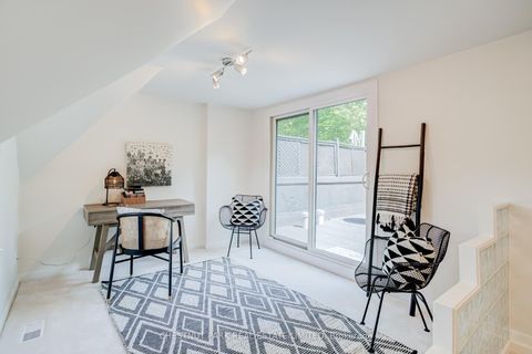 Photo 19 at 9 - 41 Spruce Street, South St. James Town, Toronto
