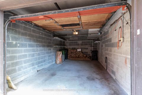 Photo 23 at 9 - 41 Spruce Street, South St. James Town, Toronto