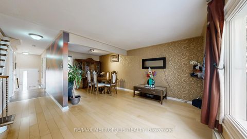 Photo 8 at 13 - 13 Candy Court Way, Newtonbrook West, Toronto
