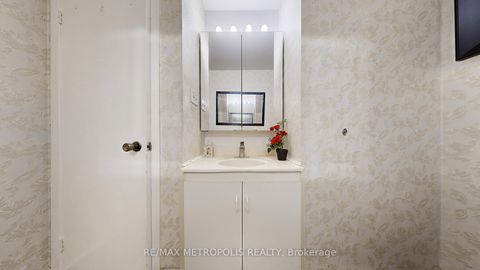 Photo 24 at 13 - 13 Candy Court Way, Newtonbrook West, Toronto