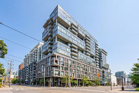 Photo 1 at 1316 - 111 Bathurst Street, Niagara, Toronto