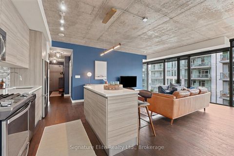 Photo 10 at 1316 - 111 Bathurst Street, Niagara, Toronto