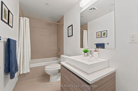 Photo 33 at 1316 - 111 Bathurst Street, Niagara, Toronto