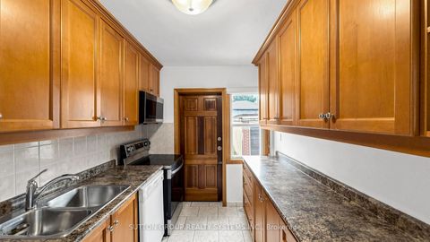 Photo 7 at 683 Old Weston Road, Pellam Park, Toronto