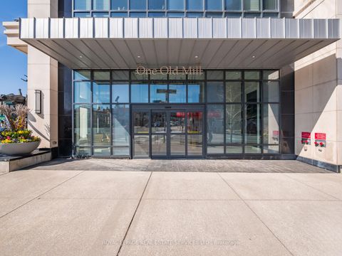 Photo 2 at 225 - 1 Old Mill Drive, Swansea, Toronto