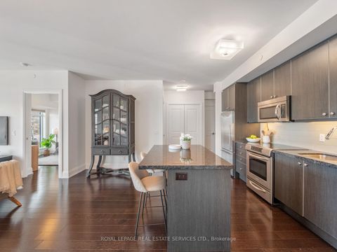 Photo 18 at 225 - 1 Old Mill Drive, Swansea, Toronto