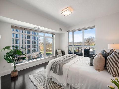 Photo 19 at 225 - 1 Old Mill Drive, Swansea, Toronto
