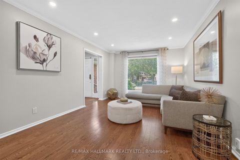 Photo 3 at 12 Karen Ann Crescent, Woburn, Toronto