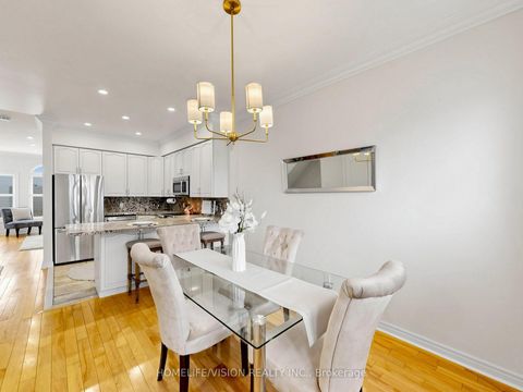 Photo 11 at Th2 - 175 Grand Avenue, Queensway, Toronto