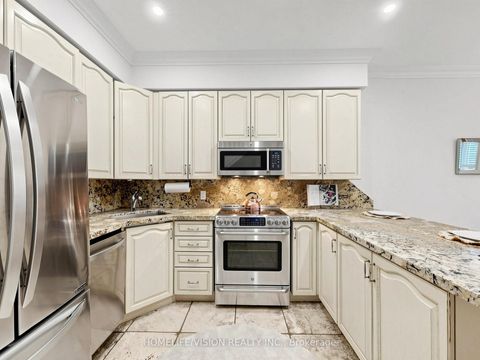 Photo 13 at Th2 - 175 Grand Avenue, Queensway, Toronto