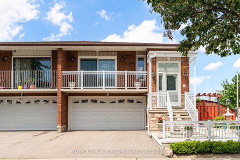 Photo 1 at 2 Dogleg Court, York University Heights, Toronto