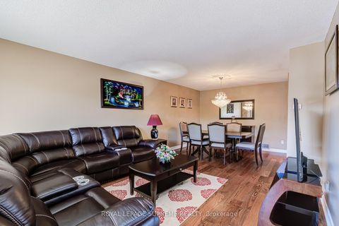 Photo 5 at 2 Dogleg Court, York University Heights, Toronto