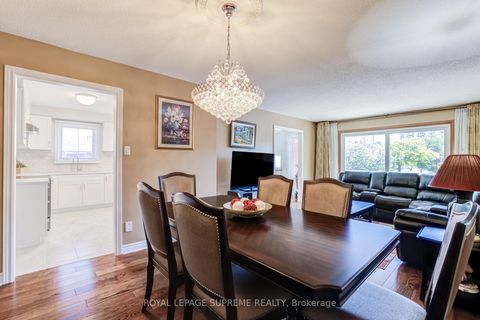 Photo 9 at 2 Dogleg Court, York University Heights, Toronto