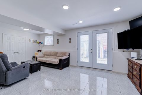 Photo 27 at 2 Dogleg Court, York University Heights, Toronto
