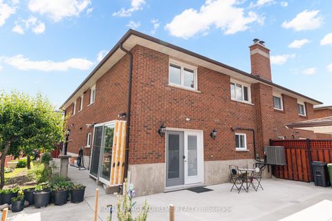 Photo 31 at 2 Dogleg Court, York University Heights, Toronto