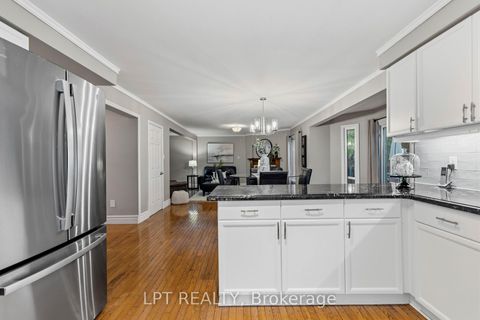 Photo 13 at 152 McCaffrey Road, Summerhill Estates, Newmarket
