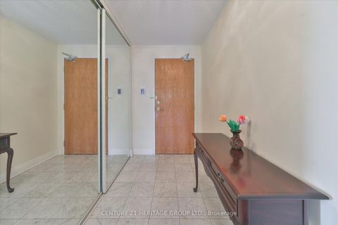 Photo 4 at 410 - 7250 Yonge Street, Yorkhill, Vaughan