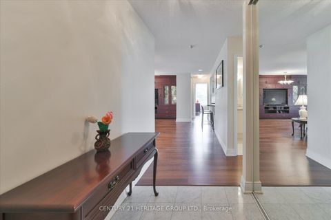 Photo 5 at 410 - 7250 Yonge Street, Yorkhill, Vaughan