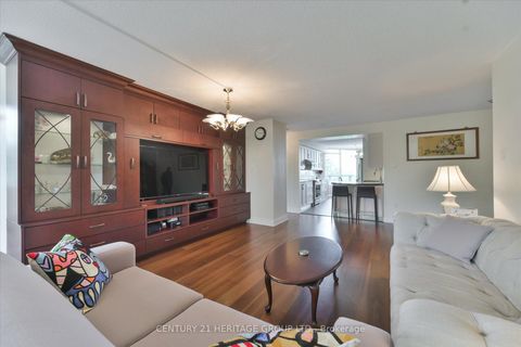 Photo 8 at 410 - 7250 Yonge Street, Yorkhill, Vaughan