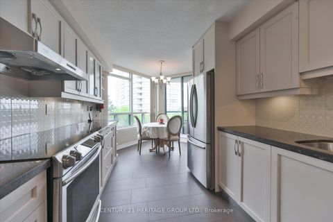 Photo 13 at 410 - 7250 Yonge Street, Yorkhill, Vaughan