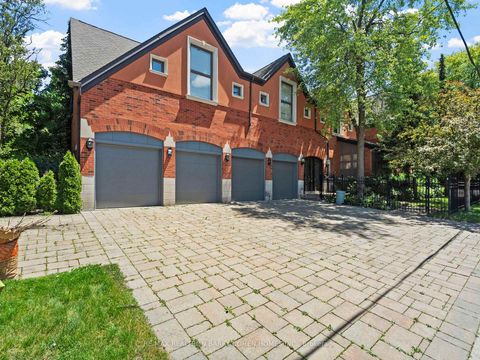 Photo 1 at 40 Old Colony Road, Windfields, Toronto