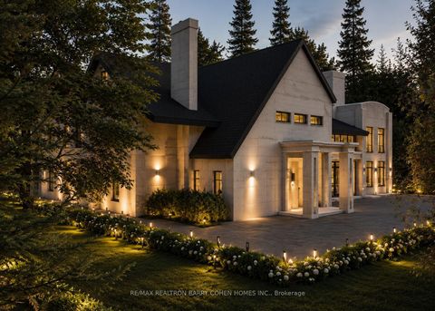Photo 2 at 40 Old Colony Road, Windfields, Toronto