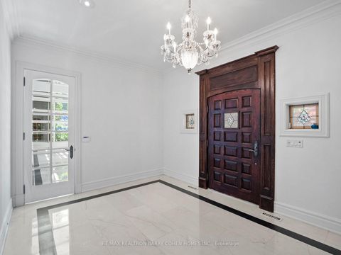 Photo 4 at 40 Old Colony Road, Windfields, Toronto