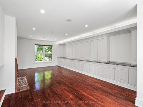 Photo 9 at 40 Old Colony Road, Windfields, Toronto