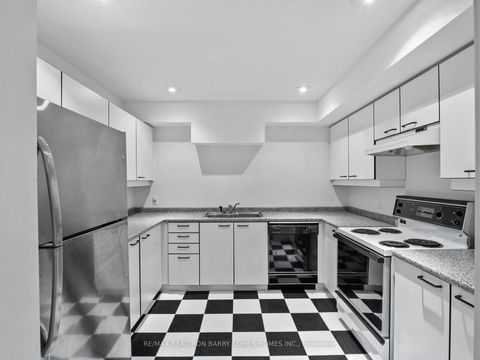 Photo 34 at 40 Old Colony Road, Windfields, Toronto