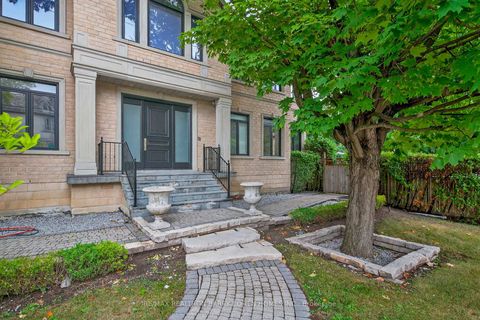 Photo 5 at 63 Gordon Road, Windfields, Toronto