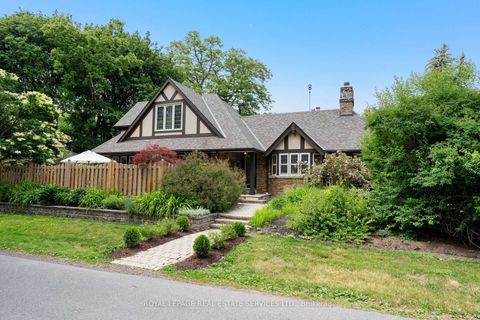 Photo 2 at 50 Brentwood Road S, Queensway, Toronto