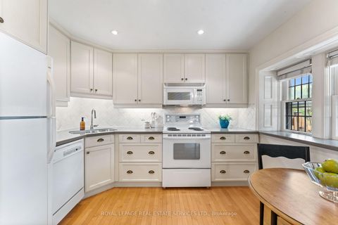 Photo 10 at 50 Brentwood Road S, Queensway, Toronto